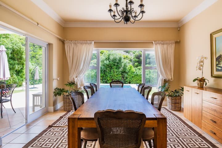 To Let 4 Bedroom Property for Rent in Hout Bay Western Cape